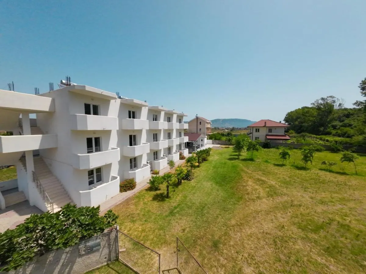Hotel Velipoja Village