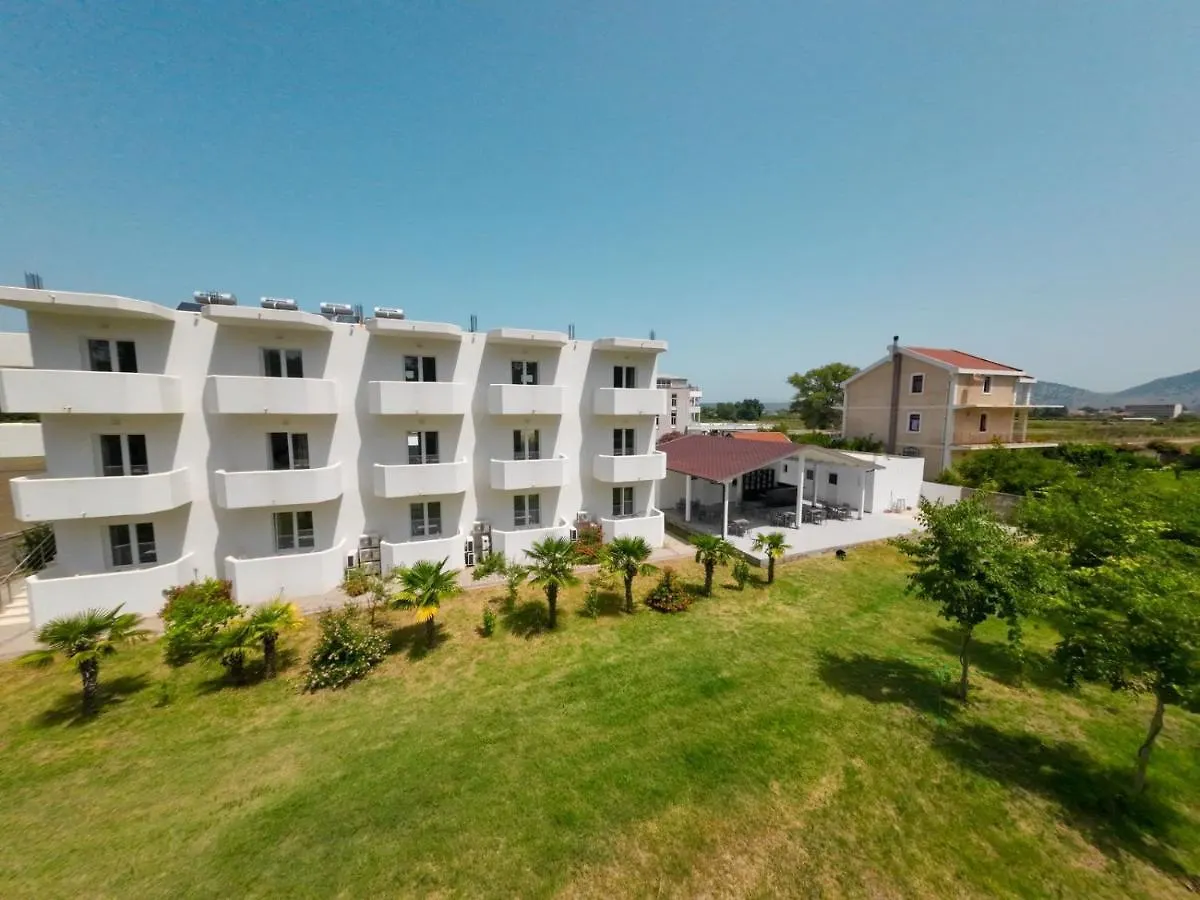 Hotel Velipoja Village