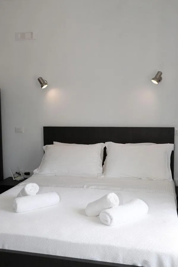 Hotel Velipoja Village