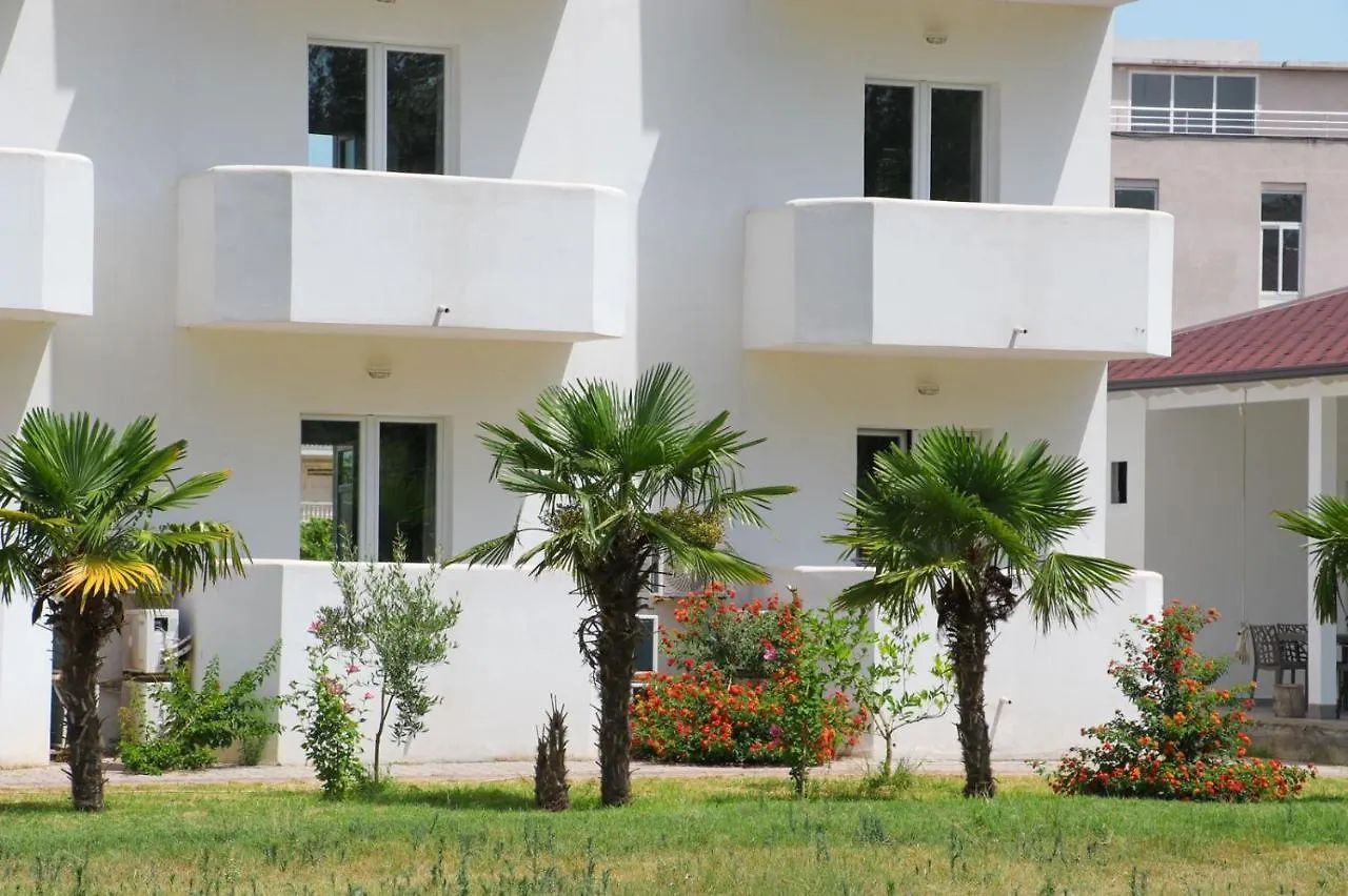 Hotel Velipoja Village
